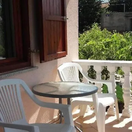 Apartamento Smilje I Maslina - One Bedroom With Terrace 1 *