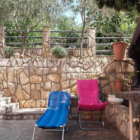 Apartamento Smilje I Maslina - One Bedroom With Terrace 1
