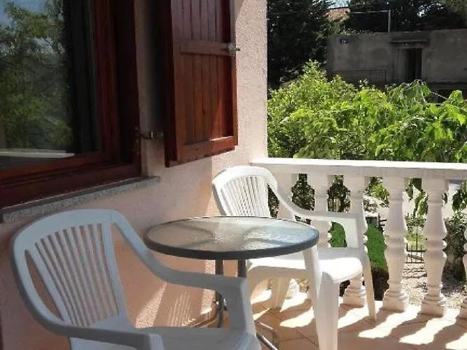 Apartman Smilje I Maslina - One Bedroom With Terrace 1 *