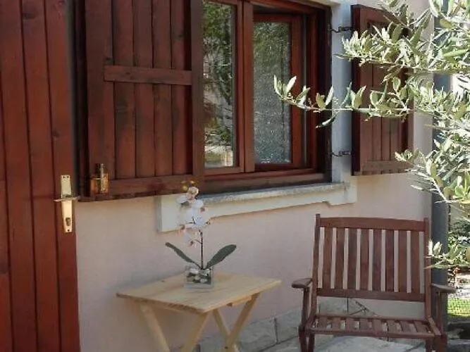 Smilje I Maslina - One Bedroom With Terrace 1 Apartman Gornji Karin