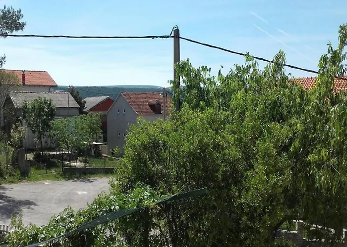 Apartman Smilje I Maslina - One Bedroom With Terrace 1 *