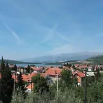 Apartment Smilje I Maslina - One Bedroom With Terrace 1 Gornji Karin
