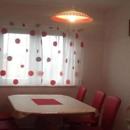 Apartment Smilje I Maslina - One Bedroom With Terrace 1 Gornji Karin