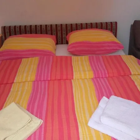 Apartment Smilje I Maslina - One Bedroom With Terrace 1