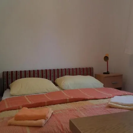 Apartment Smilje I Maslina - One Bedroom With Terrace 1 *